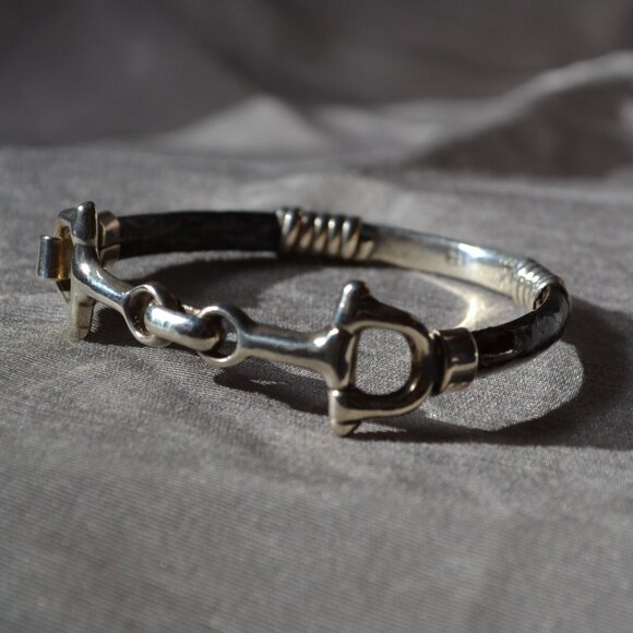 Vintage - Silver and Leather - Horse Bridle/Bit/Stirrup Bracelet. - Picture 1 of 7